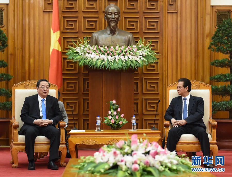 12月25日至27日，中共中央政治局常委、全國政協(xié)主席俞正聲對越南進(jìn)行正式訪問。這是12月26日，俞正聲在河內(nèi)會見越南政府總理阮晉勇。 新華社記者劉建生攝