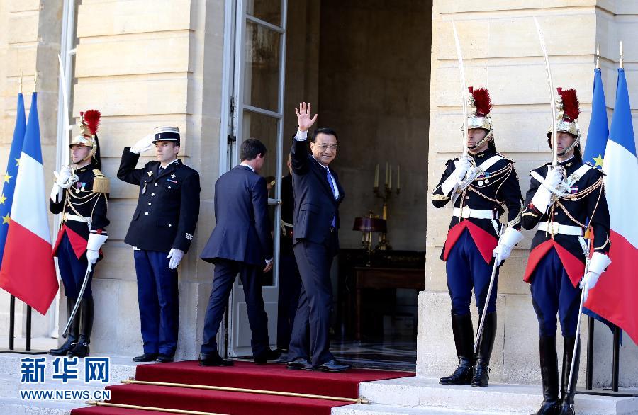 6月30日，中國國務院總理李克強在巴黎總理府同法國總理瓦爾斯舉行會談。 新華社記者 馬占成 攝