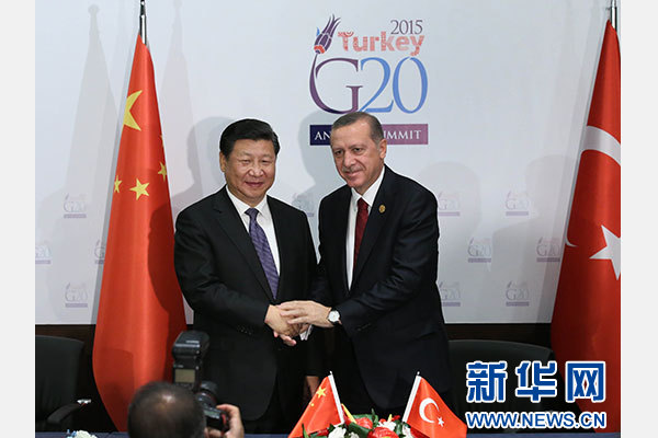 當(dāng)?shù)貢r(shí)間11月14日，國(guó)家主席習(xí)近平在土耳其安塔利亞會(huì)見(jiàn)土耳其總統(tǒng)埃爾多安。 新華社記者 龐興雷 攝