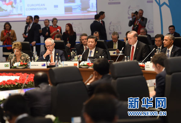 11月15日，國家主席習(xí)近平在土耳其安塔利亞出席二十國集團領(lǐng)導(dǎo)人第十次峰會第一階段會議。 新華社記者李學(xué)仁攝 