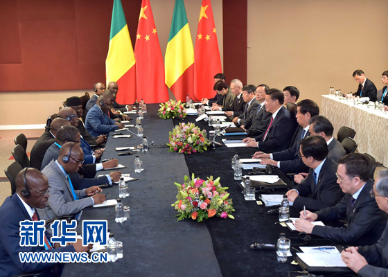 12月3日，國(guó)家主席習(xí)近平在約翰內(nèi)斯堡會(huì)見馬里總統(tǒng)凱塔。新華社記者 李濤 攝