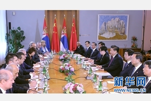 6月18日，國家主席習(xí)近平在貝爾格萊德同塞爾維亞總統(tǒng)尼科利奇舉行會(huì)談。 新華社記者 馬占成 攝