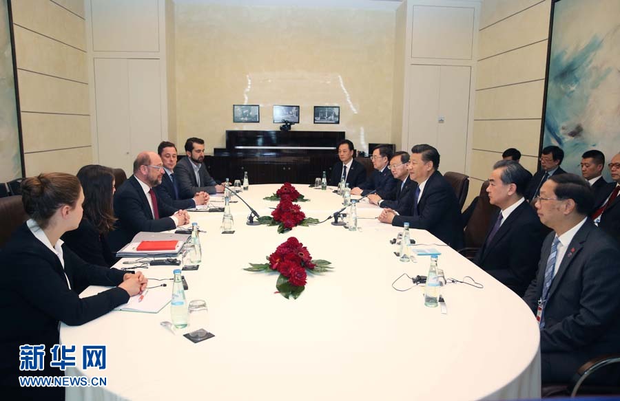 7月6日，國(guó)家主席習(xí)近平在柏林會(huì)見德國(guó)社會(huì)民主黨主席舒爾茨。新華社記者 姚大偉 攝