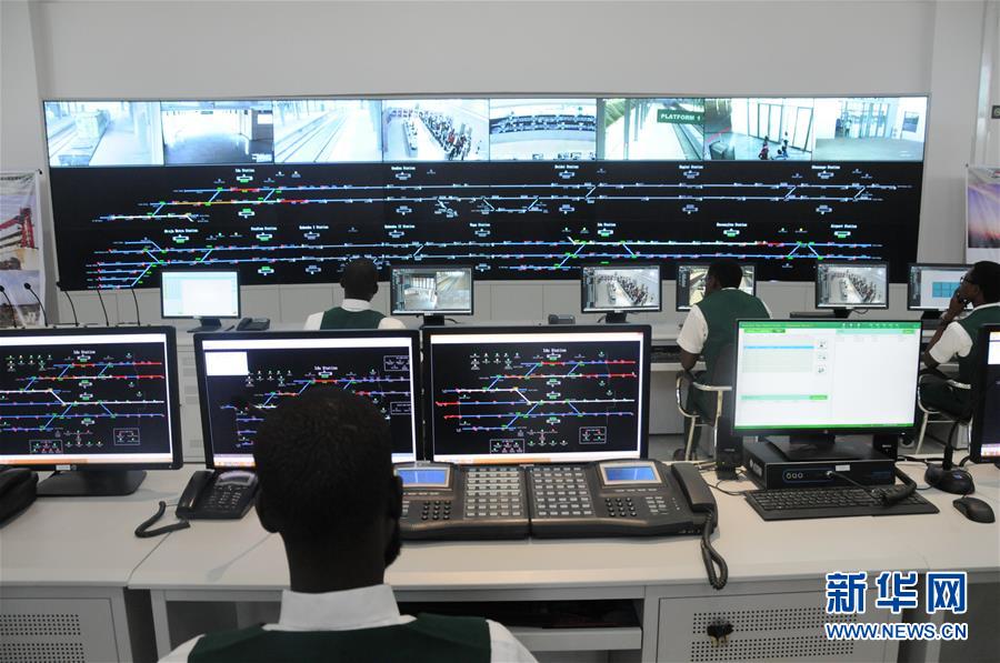 （國(guó)際&middot;圖文互動(dòng)）（2）阿布賈的新&ldquo;名片&rdquo;&mdash;&mdash;試乘西非第一條城鐵線