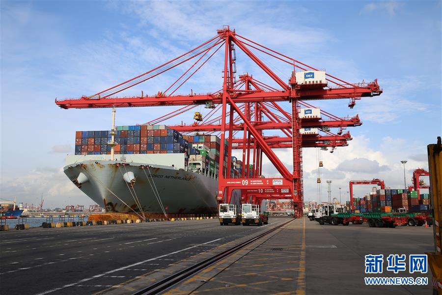 （國際&middot;圖文互動）（1）&ldquo;一帶一路&rdquo;乘長風(fēng)　時隔四年又重逢&mdash;&mdash;記&ldquo;中遠荷蘭&rdquo;號再次停靠科倫坡港