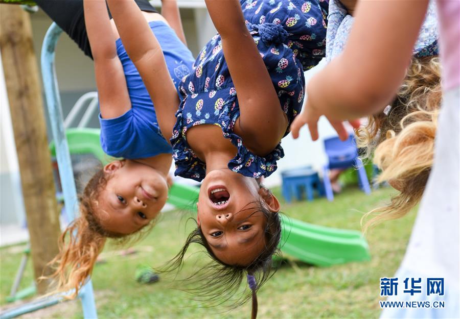 （國際&middot;圖文互動）（3）中國援建&ldquo;你好&rdquo;學(xué)?！A庫克群島孩子夢