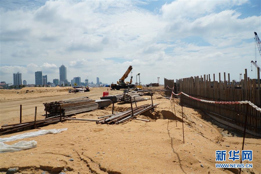 (國際·圖文互動)(7)通訊:“五年我們?yōu)樗估锾m卡造出一片新土地”——科倫坡港口城人的自豪與希冀