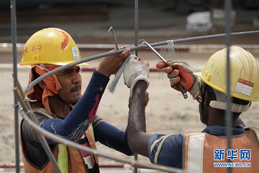 （國際&middot;圖文互動）（4）通訊：春節(jié)，&ldquo;是工期而不是假期&rdquo;&mdash;&mdash;記科倫坡港口城的中國建設(shè)者