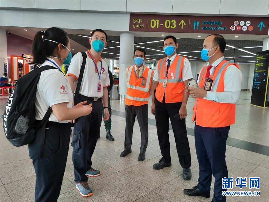 （國(guó)際疫情&middot;圖文互動(dòng)）（4）&ldquo;工作忙碌又細(xì)致，經(jīng)驗(yàn)豐富又專(zhuān)業(yè)&rdquo;&mdash;&mdash;一名柬埔寨青年眼中的中國(guó)援柬抗疫醫(yī)療專(zhuān)家組
