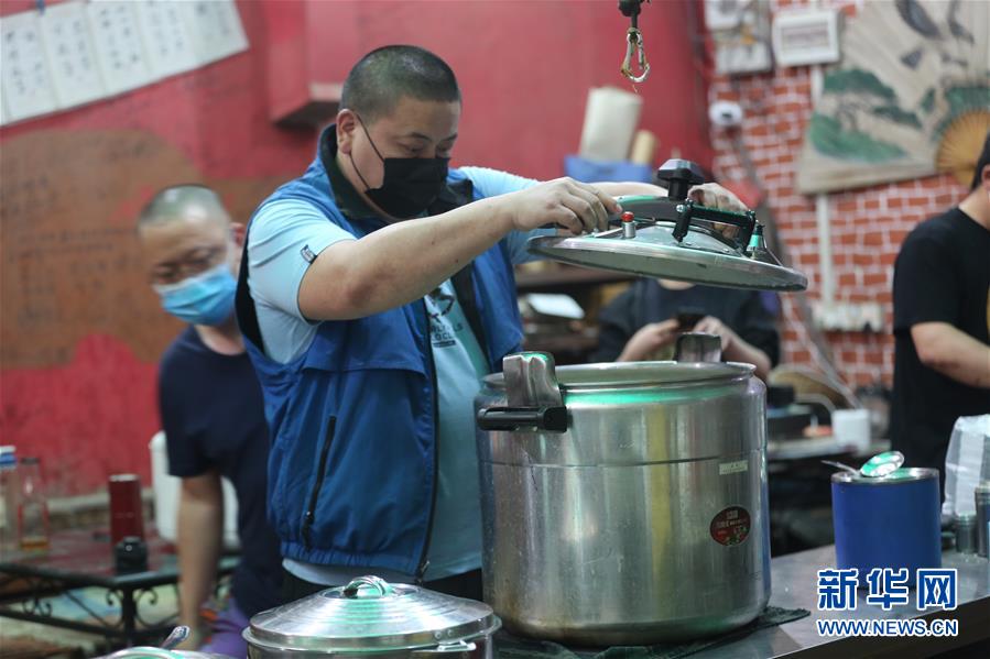 （國際疫情 &middot;圖文互動）（1）通訊：加德滿都中國人奉獻的&ldquo;愛心便當(dāng)&rdquo;