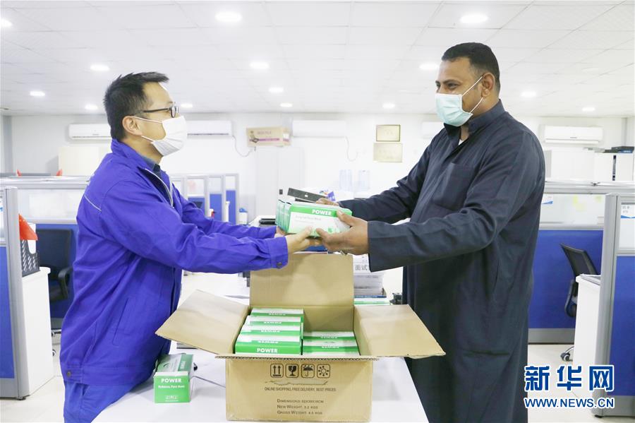 （國際疫情&middot;圖文互動(dòng)）（3）通訊：防疫、生產(chǎn)兩不誤，沙漠現(xiàn)&ldquo;棋盤&rdquo;&mdash;&mdash;記中企承建科威特住房基建項(xiàng)目