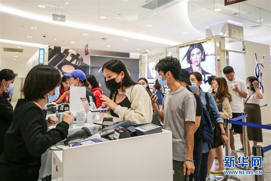 (新華全媒頭條·圖文互動(dòng))(4)海納百川共揚(yáng)帆——黨的十九大以來以習(xí)近平同志為核心的黨中央引領(lǐng)中國高水平對外開放紀(jì)實(shí)