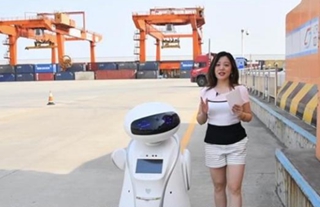 機(jī)器人帶你通關(guān)！青島與上合問與答