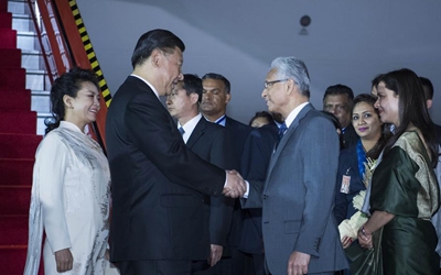 習(xí)近平抵達(dá)毛里求斯共和國(guó)過(guò)境并進(jìn)行友好訪(fǎng)問(wèn)