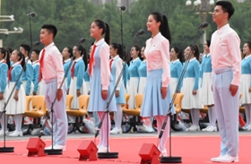 聽共青團員和少先隊員的心聲：請黨放心，強國有我！